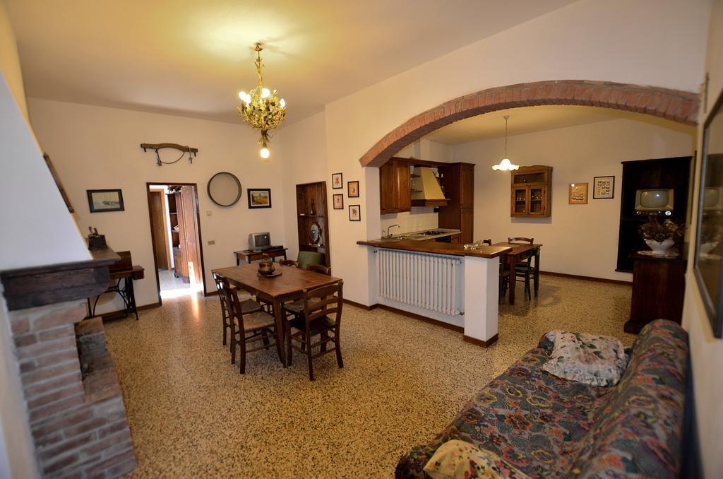 Agriturismo Poggio Ai Grilli Gambassi Terme Phòng bức ảnh